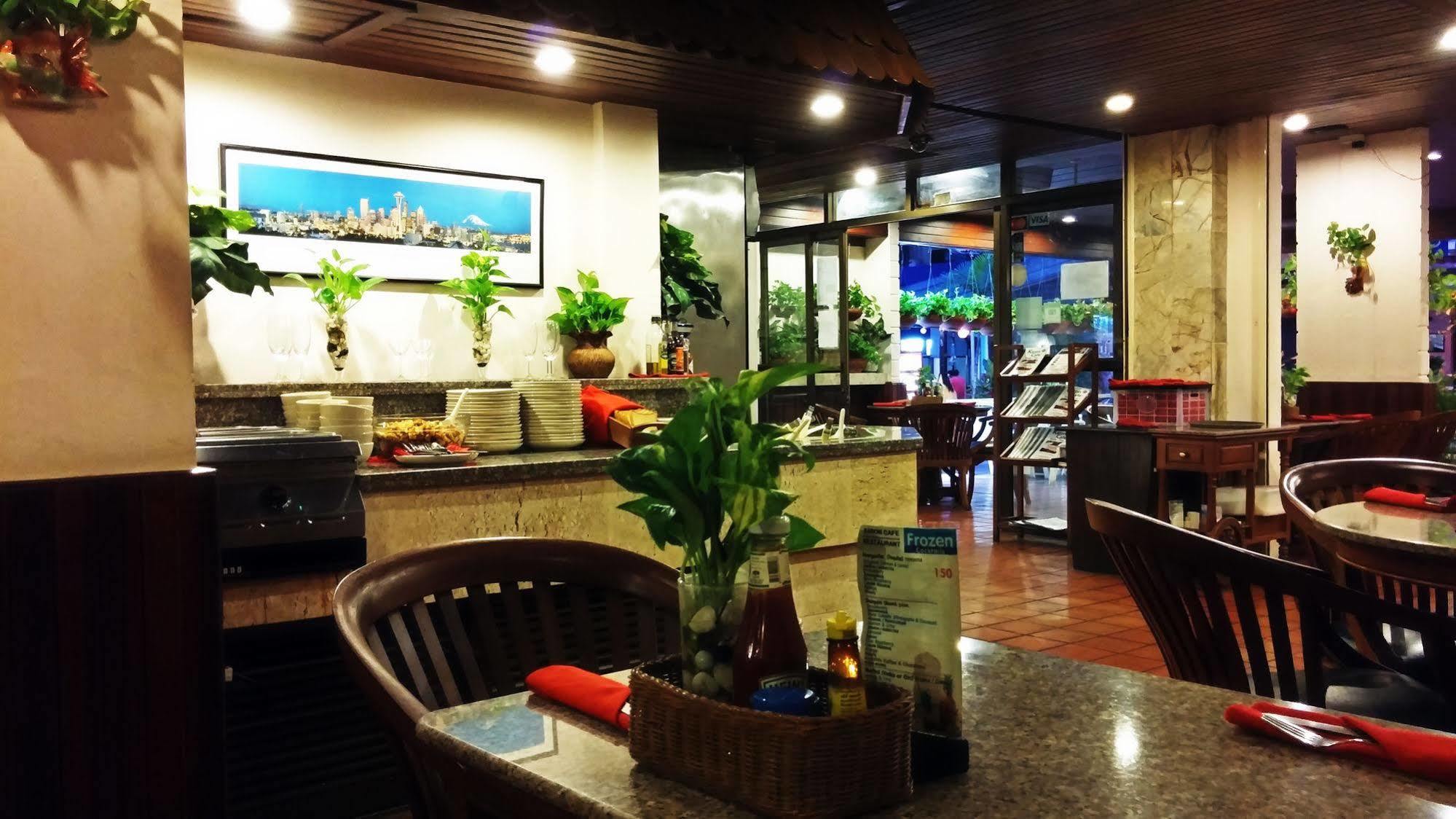 Karon Cafe Inn Extérieur photo
